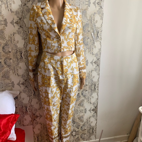 BEAUTIFUL CO-ORD DAMASK SET - Picture 2 of 8